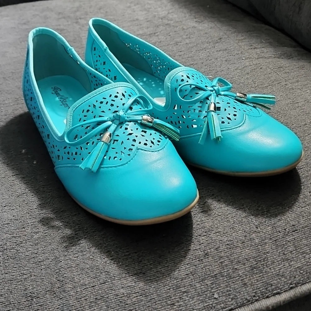Teal Laser-Cut Tassel Loafers - Picture 2 of 5